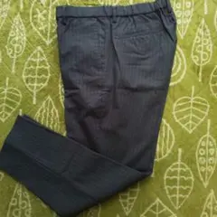 ユニクロダークグレー ストライプ 柄イージーアンクルウールライクパンツ