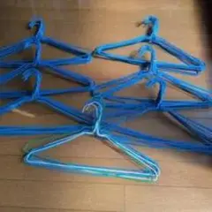 青色プラスチックハンガー 6本セット