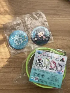 一番くじ　マルチポーチ、缶バッジ