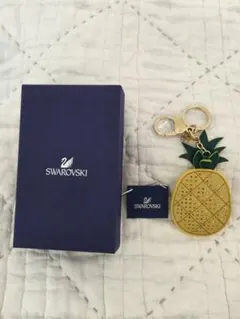 SWAROVSKI パイナップル キーホルダー
