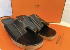 HERMES ブラック サンダル 37のサムネイル
