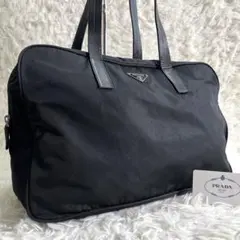 近年モデル・美品✨ プラダ ミニボストンバッグ テスートナイロン 三角ロゴ 黒