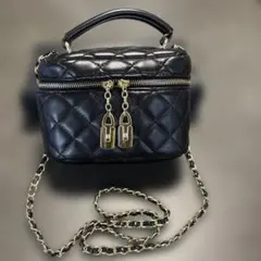 ブラックキルティングショルダーバッグ