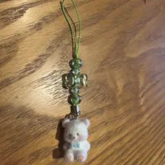 最安値　クマのキャラクター ストラップ ビーズ付き