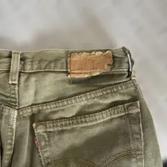 Levi's カーキデニム