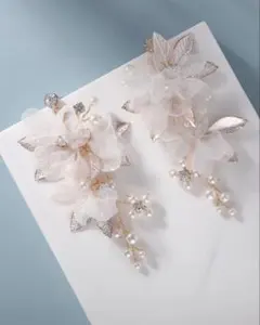 美品エレガントな花と葉のピアス