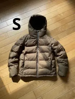 UNIQLO シームレスダウンパーカ カーキ Sサイズ