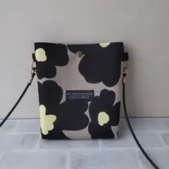 ハンドメイド ちょっとそこまでショルダー 北欧大花 グレー×黒花