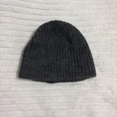 H&M グレー リブ編み ニット帽のサムネイル