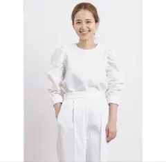 yori ヨリ タックショルダーカットソー - メルカリ