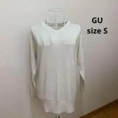 トップス　白　ホワイト　GU Vネック