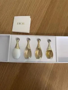 Dior J'adore ミニ香水 4本セットジャドール ディスカバリーのサムネイル