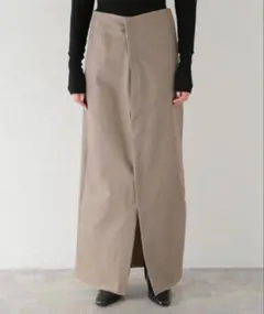 GABRIERA COLL GARMENTS.スカートのサムネイル