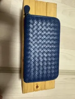Bottega Veneta イントレチャート ラウンドファスナー 長財布
