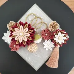 【つまみ細工】髪飾り 卒業式 成人式 前撮り 濃い木苺色 金 ベージュ 桃 黄緑