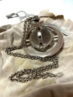 ヴィヴィアンウエストウッド ビッグオーヴ ペンダント ネックレス シルバー