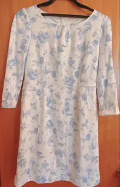 ミッシュマッシュ　青い花柄 七分袖ひざ丈ワンピース