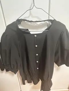 黒いパフスリーブシャツ 地雷のサムネイル