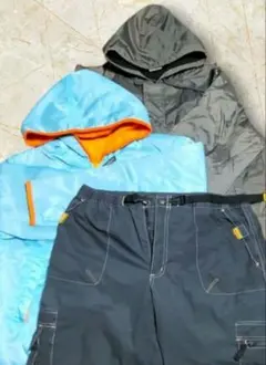 こども冬用コート2着と秋冬用ハーフパンツ1着のまとめ売り 150cm