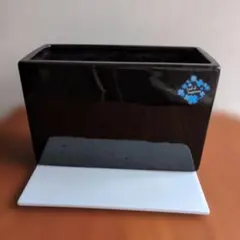黒い陶器の長方形植木鉢