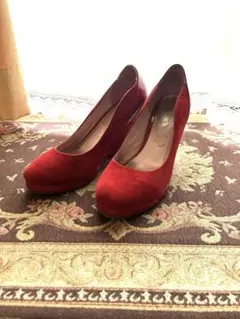 レッド スエード ウェッジヒールパンプス
