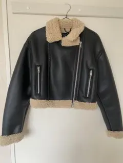 ZARA ショート丈　ボアジャケット