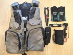 ダイワ(DAIWA) DF-6322 ライトフローティングベスト フリーサイズ Amazon | ダイワ(DAIWA) ライフジャケット DF-6322 グレー