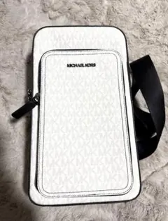 MICHEAL KORS マイケルコース ボディバッグ ブラック・ホワイトのサムネイル