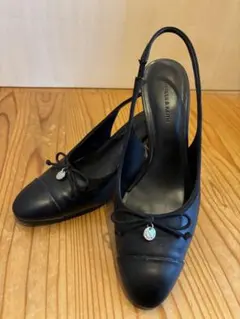 CHARLES&KEITH 黒パンプス