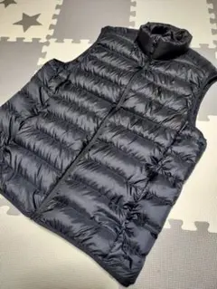 ユニクロ　ウルトラライトダウンベスト L 　429281 ネイビー