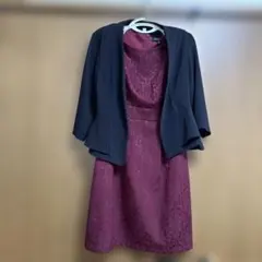 バーガンディ レース模様 ワンピーススーツ