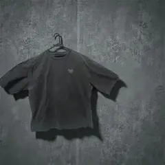 ダークグレー 半袖Tシャツ ハートプリント