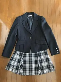 美品 aprire (アプリーレ) ジャケットと他ブランドのスカート 160cm