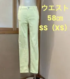 Ikka パステルイエロー カジュアルパンツ ウエスト58 XSサイズ スキニーのサムネイル