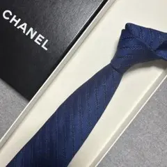 美品シャネルネクタイストライプ刺繍ジャガードココブルーチェーン