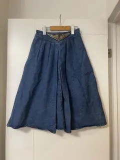 Vintage デニム膝丈スカート　モダンなデザイン