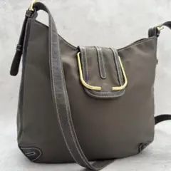 【美品】ウンガロ ショルダー バッグ カーキ ゴールド金具 高級感 軽量のサムネイル