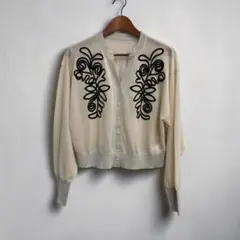 ROSE BUD 刺繍入り長袖カーディガンのサムネイル