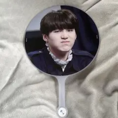 ユンギ SUGA bts スローガン うちわ セット - メルカリ