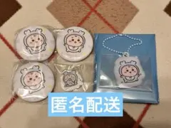 ちいかわベビー　古本屋　かに　缶バッジ　アクスタ　ぷっくりキーホルダー