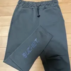美品BUCKET カーキージョガーパンツ
