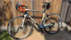 TREK Madone 3.1 ロードバイク　56㎝ カーボンフレームのサムネイル