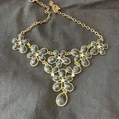 花モチーフ ネックレス ゴールド