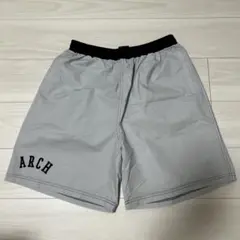 【本日限定大特価】Arch グレー ショートパンツ