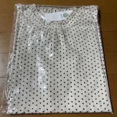 新品 ikka エリフリルブラウス ベージュ ドット柄のサムネイル