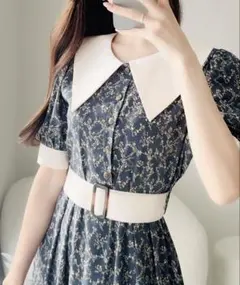 mily bilet 小花柄ベルト付きビッグカラーワンピース ネイビー