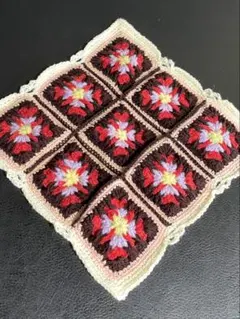 《 ハンドメイド 》かぎ針編み　グラニースクエア マルチカバー　敷物