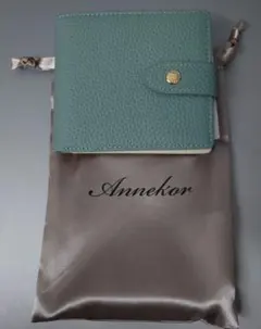 Item thumbnail for item 82264196-d1a8-49db-bc1f-301201563c63