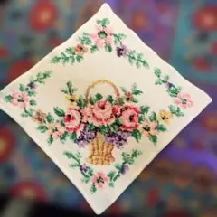 フェイラー　ホワイト　薔薇カゴのハンカチ