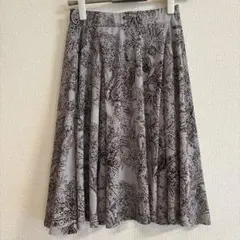 ブージュルード　フレアスカート グレー 花柄 裏地付き